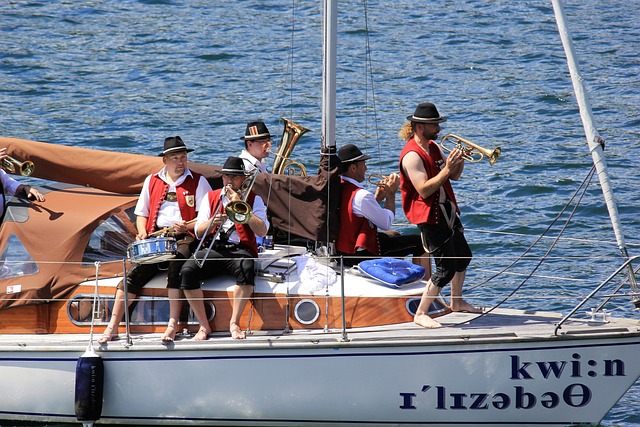 记者：葡体、水晶宫、西汉姆联有意德温特，尤文有25%分成