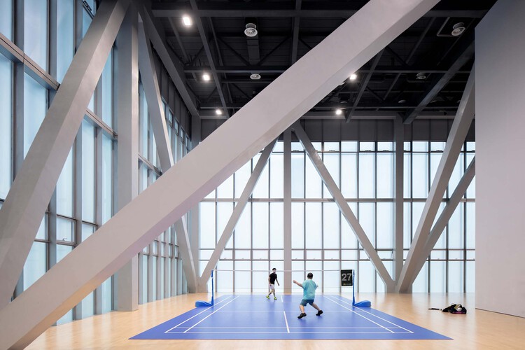 瑞天空：热刺、利物浦与扬-迪奥曼德的团队展开深度接触